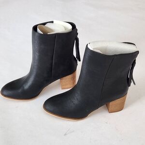 NWT || HEY GIRL by CORKYS || Boujee black vegan, block heel, back zipper, sz 8
